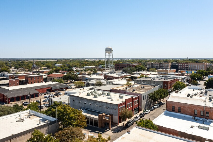 More Photos Of 210 N Tennessee St, McKinney Loft Creative Space For Lease