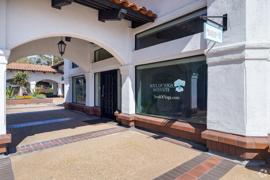 More Photos Of 162 S Rancho Santa Fe Rd, Encinitas Storefront Retail Office For Lease