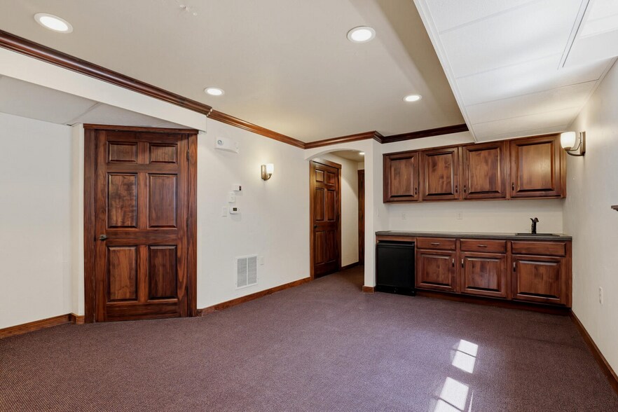More Photos Of 517 Monroe St, Sheboygan Falls Office For Sale
