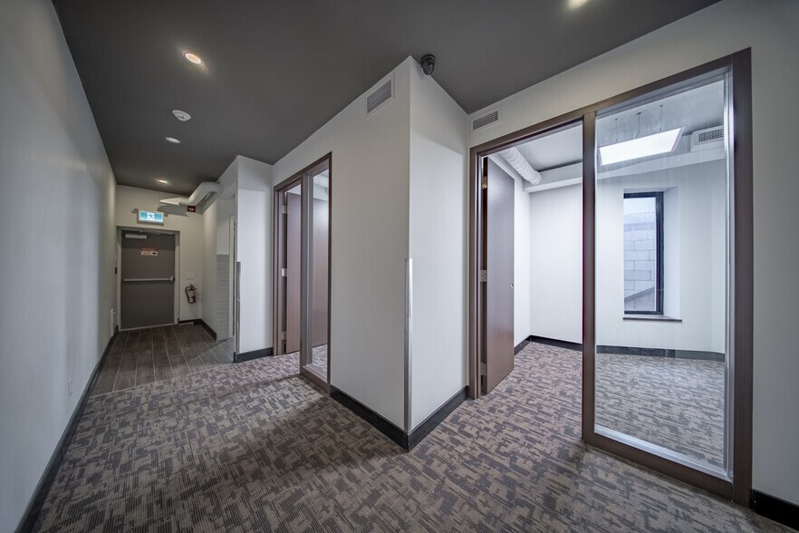More Photos Of 31 Elm St, Toronto Storefront Retail Office For Sale