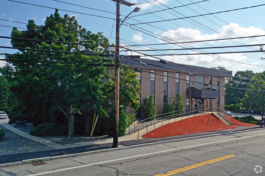 More Photos Of 250 Wampanoag Trl, Riverside Medical For Lease