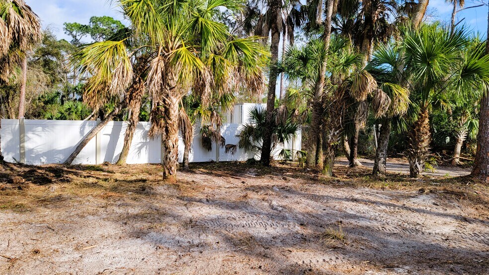 More Photos Of 416 Sally St, Port Charlotte Land For Lease