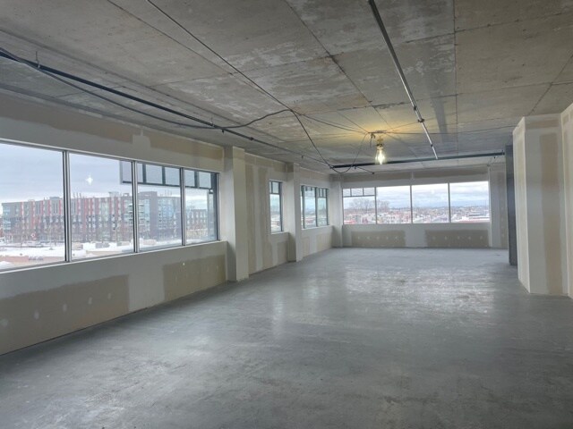 More Photos Of 10205 Boul Pie-IX, Montréal Office For Lease