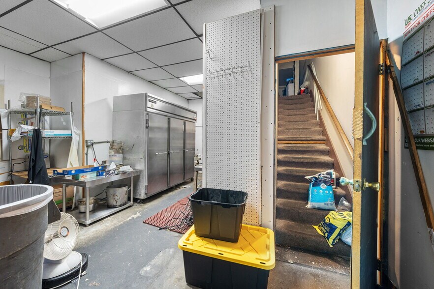 More Photos Of 351 Park Ave N, Renton General Retail For Sale