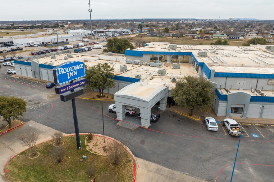 More Photos Of 5203 S 1st St, Abilene Hotel For Sale