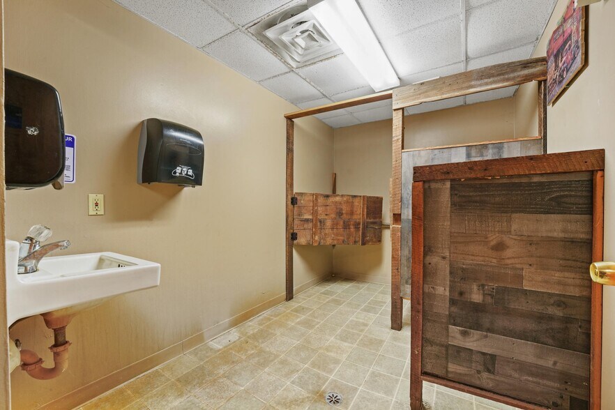 More Photos Of 7467 E Houghton Lake Rd, Merritt Restaurant For Sale