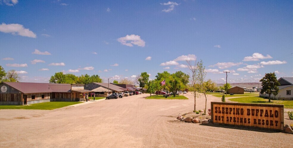 More Photos Of 669 Buffalo Trl, Saco Hotel For Sale