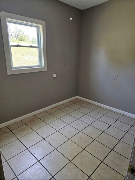 More Photos Of 10535 Highway 53 W, Talking Rock Service For Sale