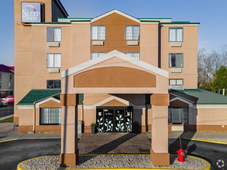 More Photos Of 2255 173rd St, Lansing Hotel For Sale