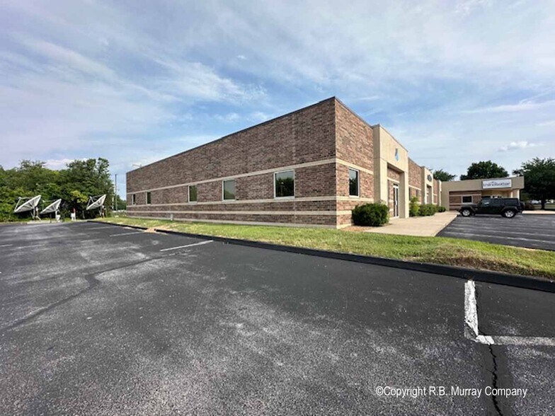 More Photos Of 1701 S Enterprise Ave, Springfield Office For Sale