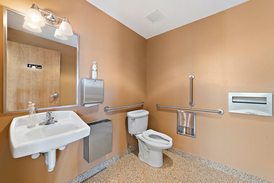 More Photos Of 44320 Premier Plaza, Ashburn Office For Sale