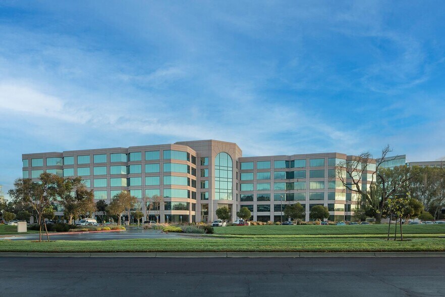 Primary Photo Of 555 Twin Dolphin Dr, Redwood City Office For Lease
