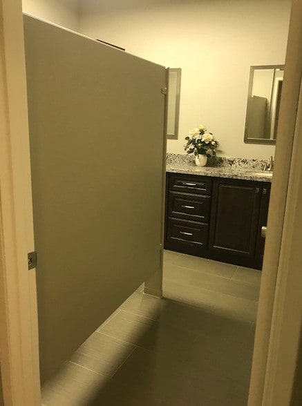 More Photos Of 15703 N 36th St, Phoenix Religious Facility For Lease