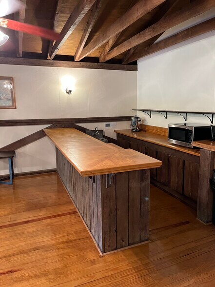 More Photos Of 2728 Augustine Herman Hwy, Chesapeake City Freestanding For Sale