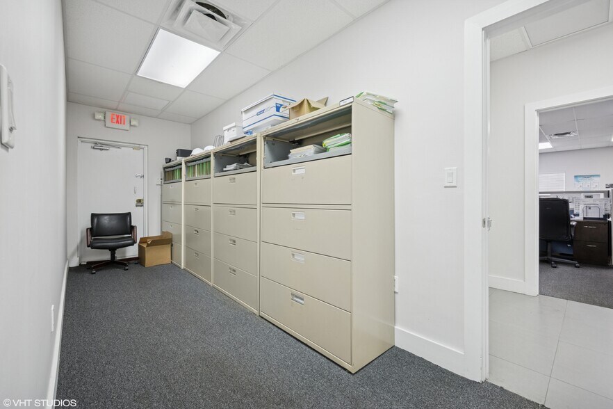 More Photos Of 10405 NW 37th Ter, Doral Warehouse For Lease