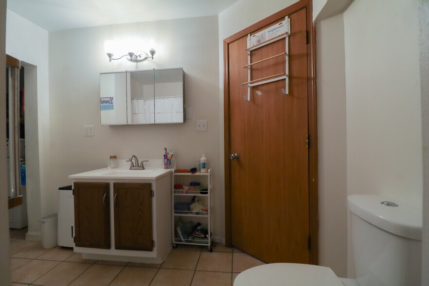 More Photos Of 40523 N Il Route 83, Antioch Apartments For Sale
