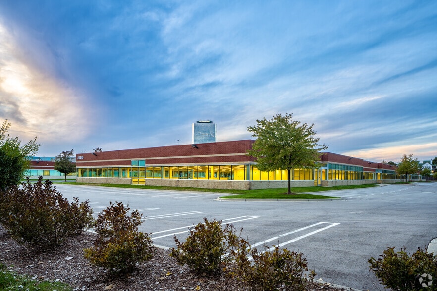 More Photos Of 25510 W 11 Mile Rd, Southfield Research And Development For Lease