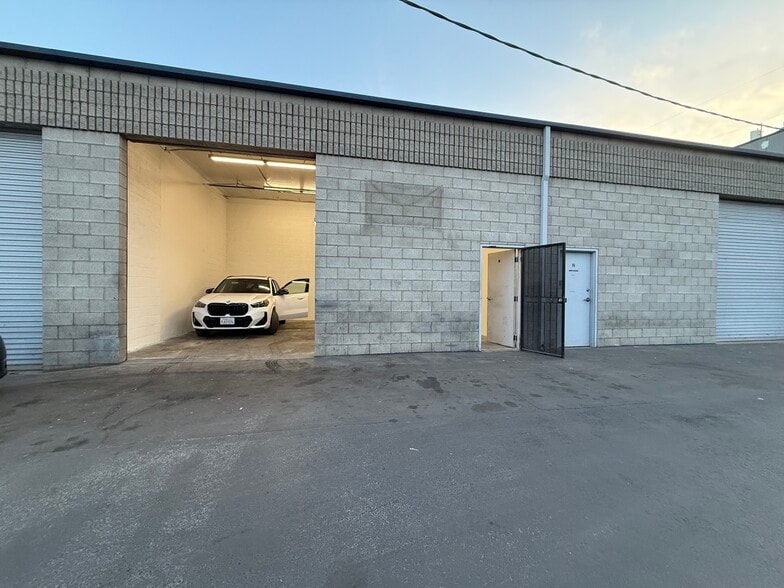 Primary Photo Of 8235-8239 Lankershim Blvd, North Hollywood Distribution For Lease