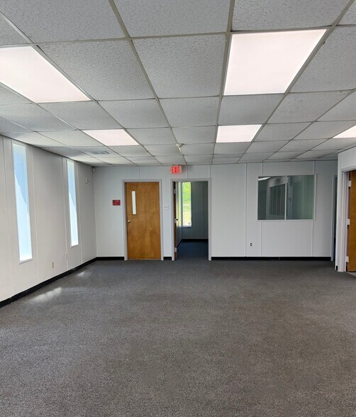 More Photos Of 1002 Industrial Dr, West Berlin Distribution For Lease
