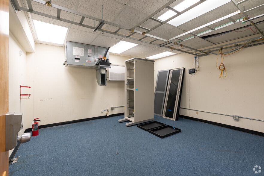 More Photos Of 1352 Lighthouse Ave, Pacific Grove Office For Lease