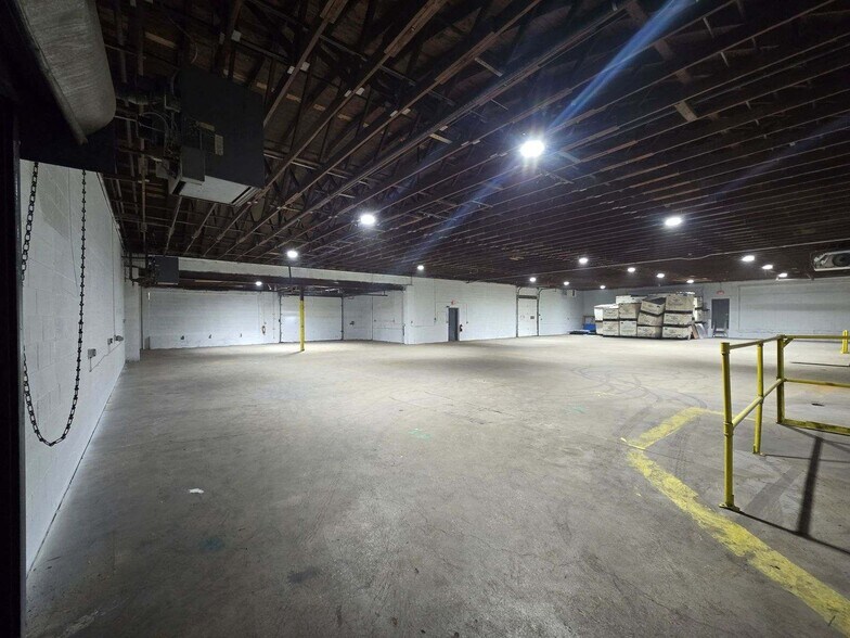 More Photos Of 625 Menomonee St, Theresa Warehouse For Lease