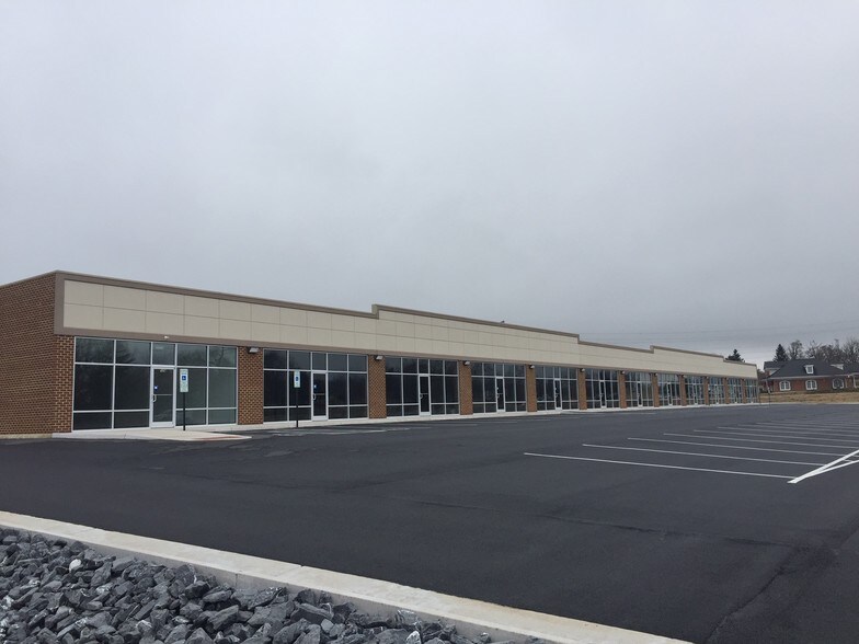 More Photos Of 36 Parkway Ln, Fishersville Storefront Retail Office For Lease
