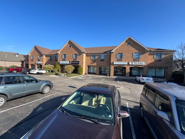 More Photos Of 9402-9420 Towne Square Ave, Blue Ash Office For Lease