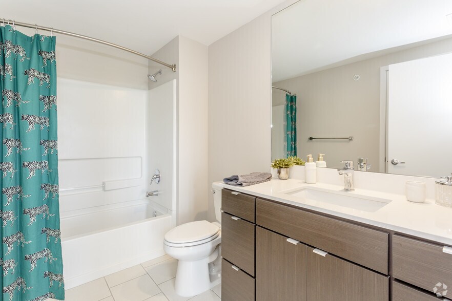 More Photos Of 1000 Berkley Pky, Kansas City Apartments For Sale