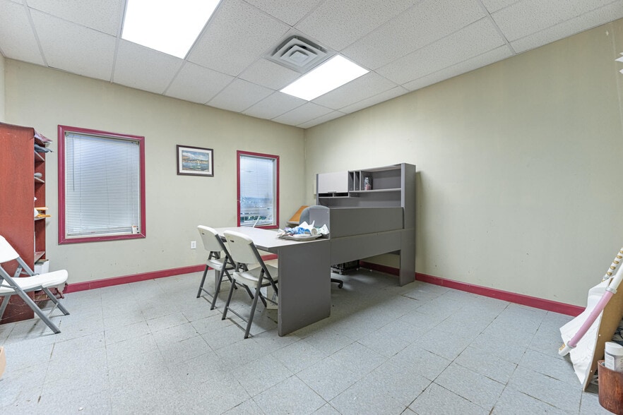 More Photos Of 7340 Bridgewater Rd, Dayton Warehouse For Lease