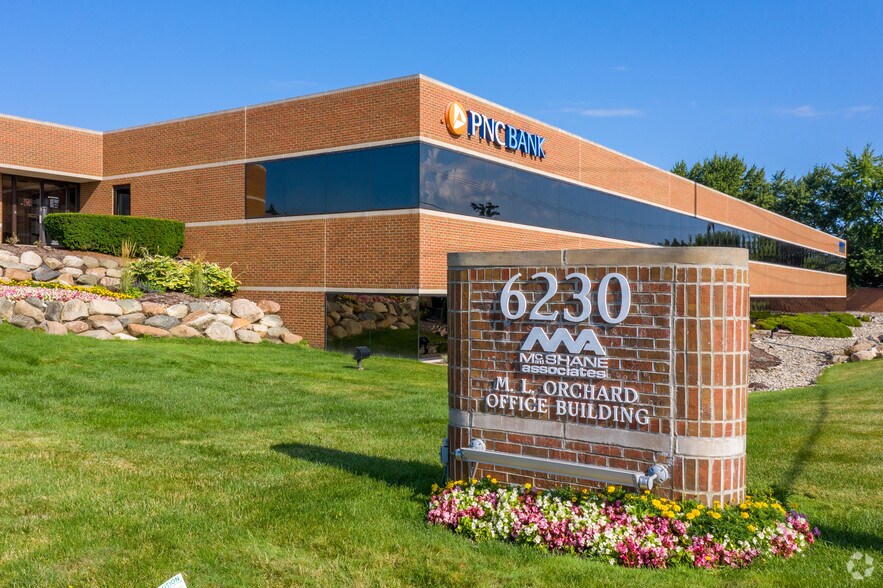 More Photos Of 6230 Orchard Lake Rd, West Bloomfield Office For Lease