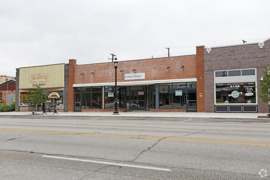 More Photos Of 110 W Main St, Grand Prairie Storefront For Lease