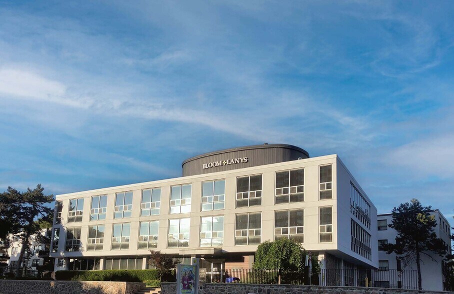 More Photos Of 2171 Avenue Rd, Toronto Office For Lease