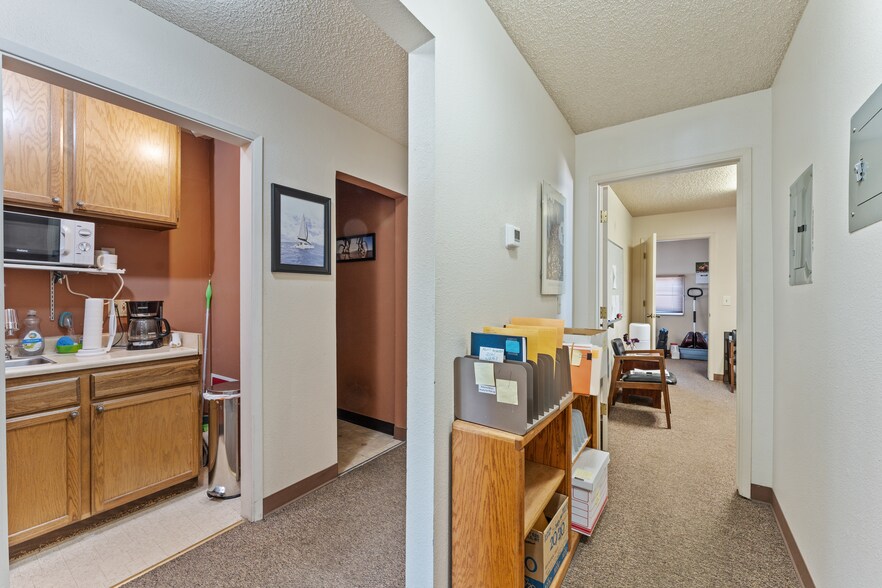 More Photos Of 235 W Pueblo St, Reno Research And Development For Lease