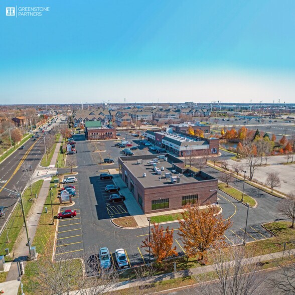 More Photos Of 572 Weston Ridge Dr, Naperville Freestanding For Lease