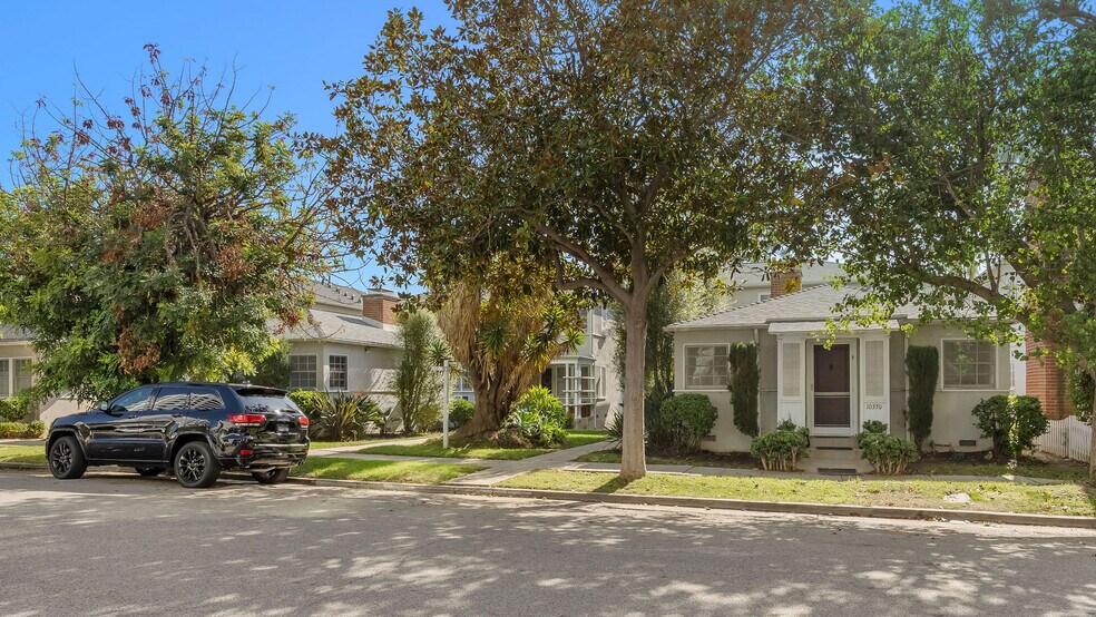 More Photos Of 10370 Ashton Ave, Los Angeles Apartments For Sale