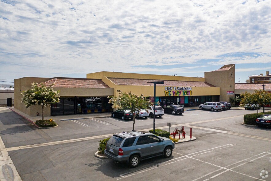 More Photos Of 7454-7470 Edinger Ave, Huntington Beach Unknown For Lease