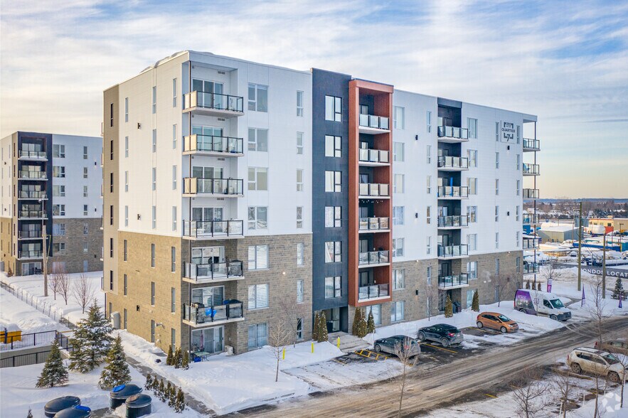 Primary Photo Of 1449-1451 Av De La Gare, Mascouche Multifamily For Sale