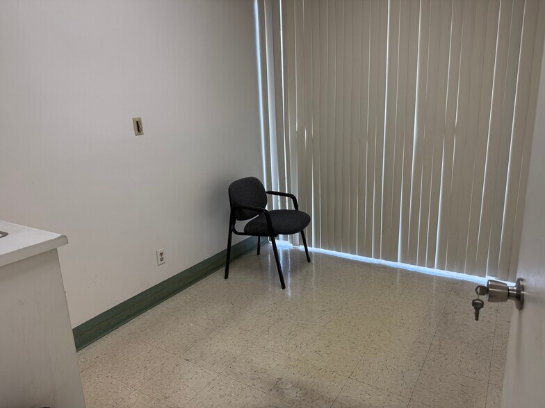 More Photos Of 924 Buena Vista St, Duarte Medical For Lease