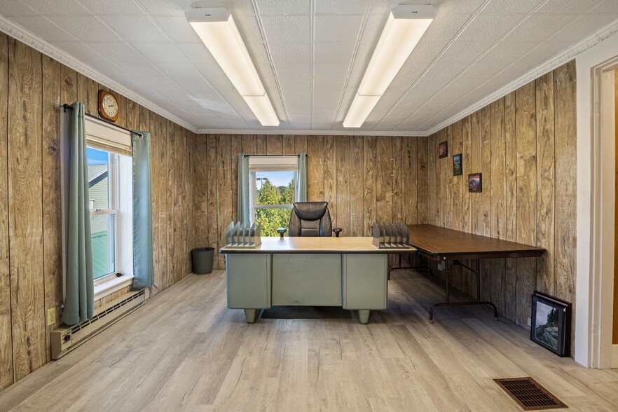 More Photos Of 10 Elm St, Gorham Office For Sale
