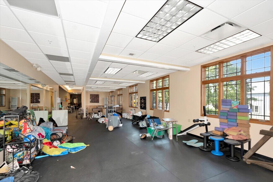 More Photos Of 201 Garden St, Yorkville Medical For Sale