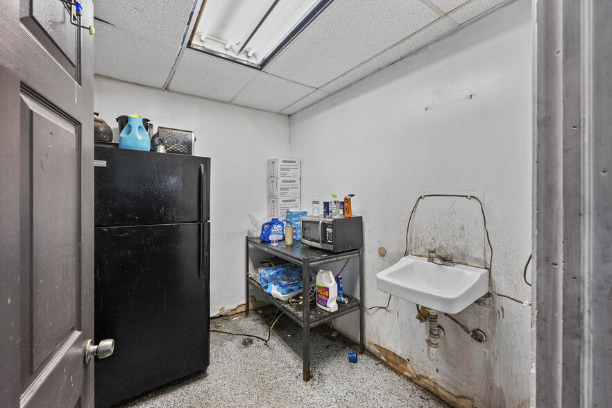 More Photos Of 11435 Schaefer Hwy, Detroit Warehouse For Sale