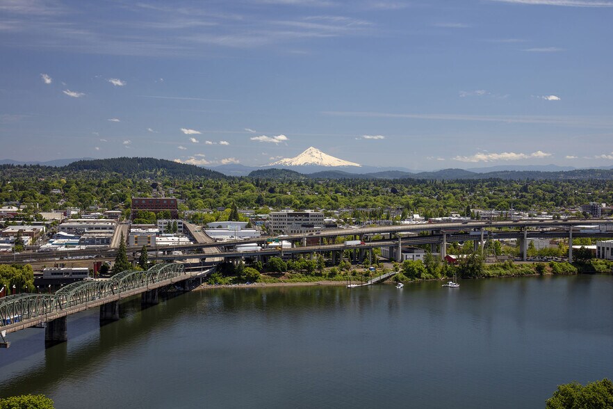 More Photos Of 140 SW Columbia St, Portland Apartments For Lease