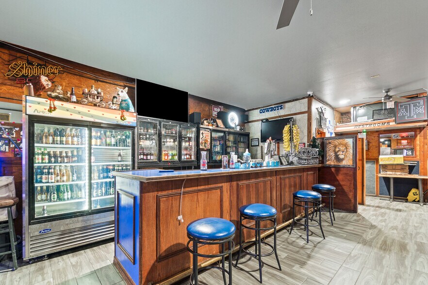 More Photos Of 107 E Park Ave, Pharr Sports And Entertainment For Sale