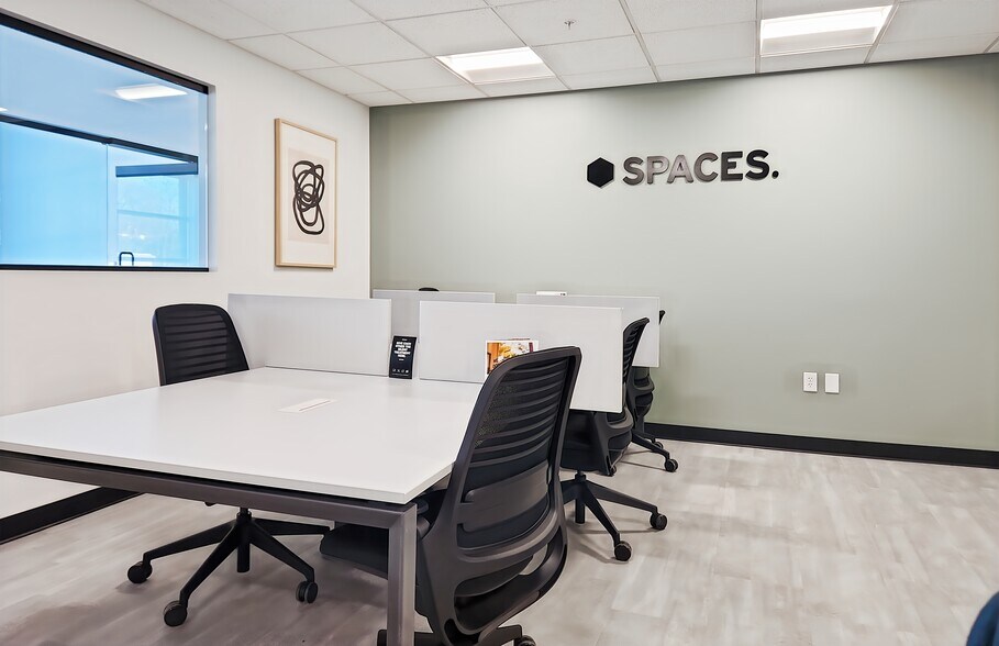 More Photos Of 540 N Broadway, Green Bay Coworking Space