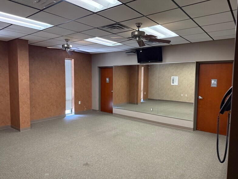 More Photos Of 4600 Mcleod Rd NE, Albuquerque Storefront Retail Office For Sale