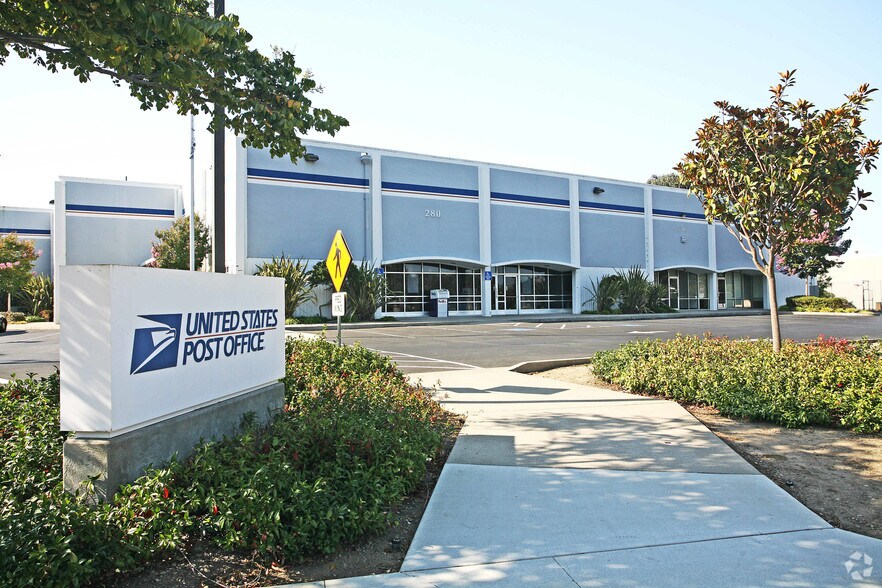 More Photos Of 260-280 Old County Rd, Brisbane Distribution For Lease