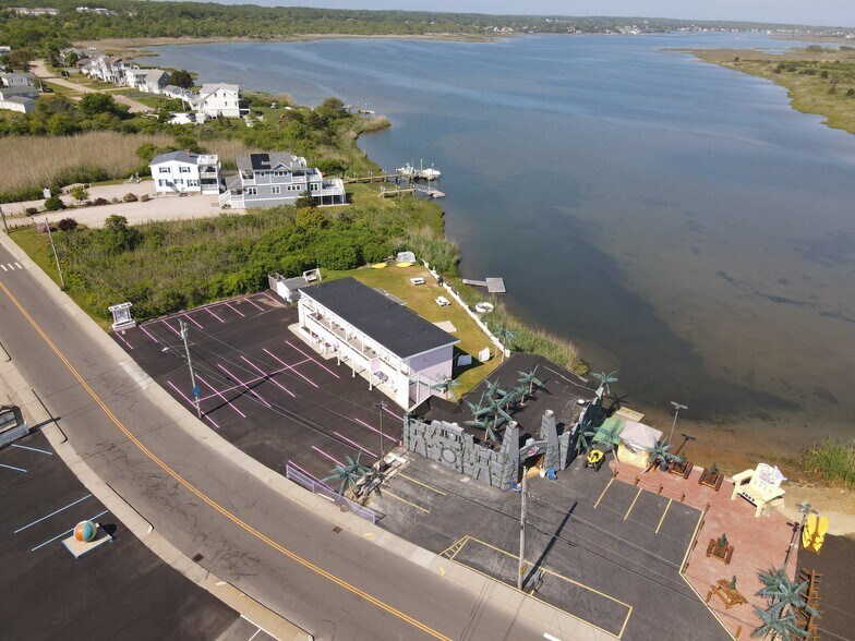 More Photos Of 19 Winnapaug Rd, Westerly General Retail For Sale