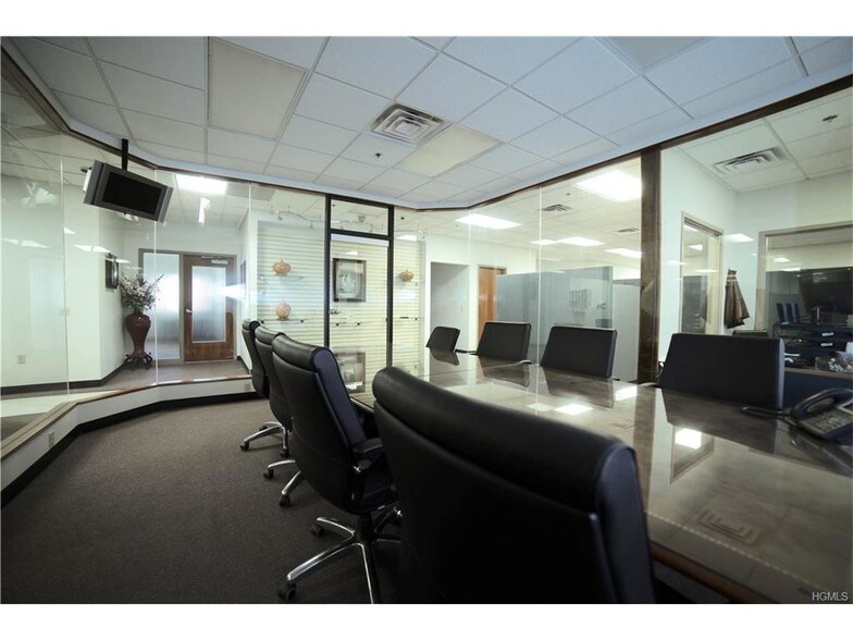 More Photos Of 87 Taft Ave, Newburgh Distribution For Sale