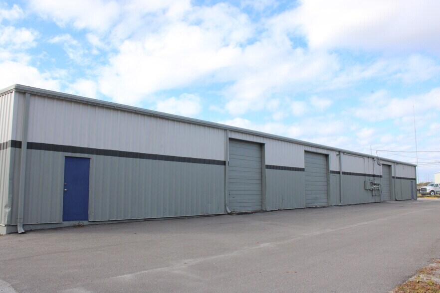 More Photos Of 1400 L and R Industrial Blvd, Tarpon Springs Unknown For Lease