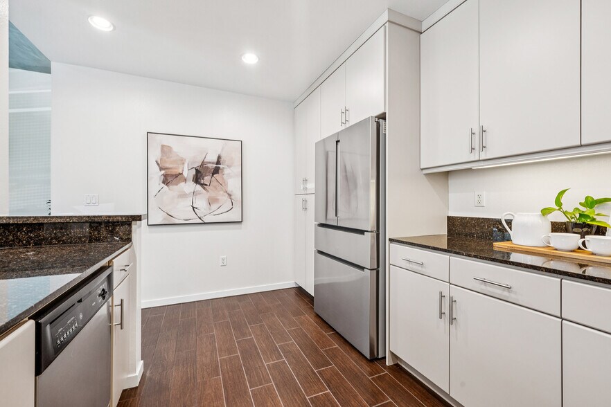 More Photos Of 288 3rd St, Oakland Apartments For Sale